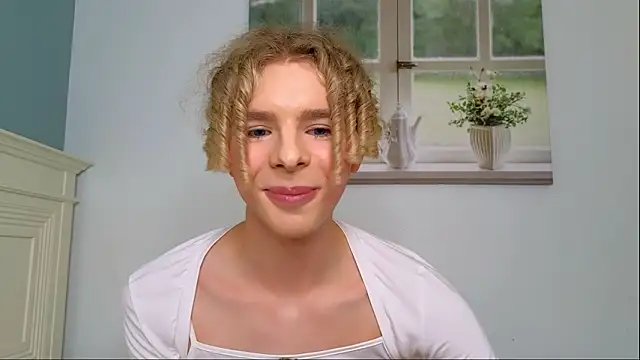 Kudi_Minnt live sex cam