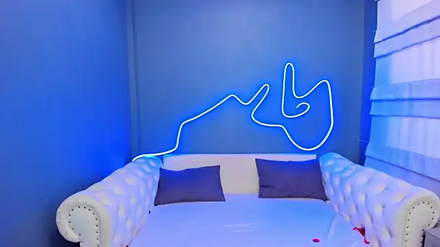 rock_n_roxy's cam snapshot