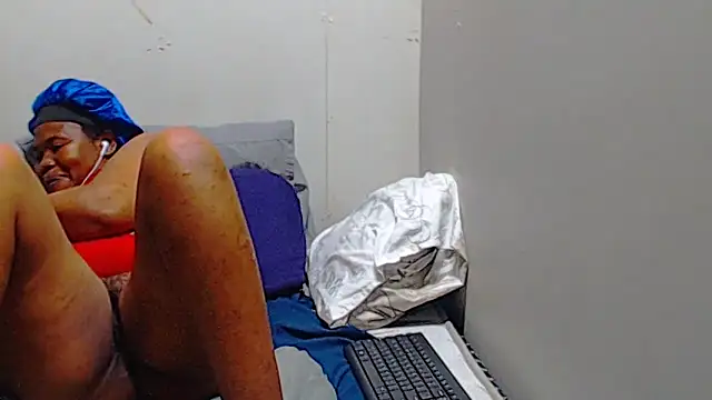 KittyPussyZA's cam snapshot