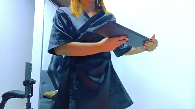 Britney_taylor_'s cam snapshot