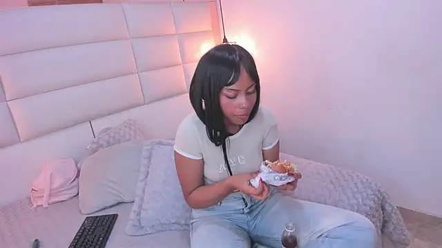 Sofia_clk's cam snapshot