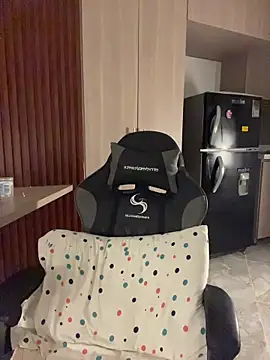 Leyah__ live sex cam