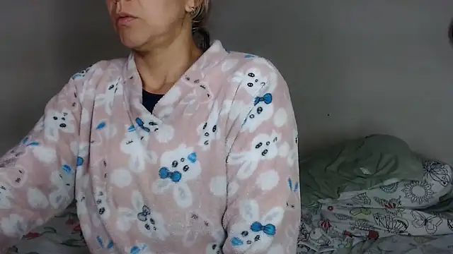 Chantal_hott's cam snapshot