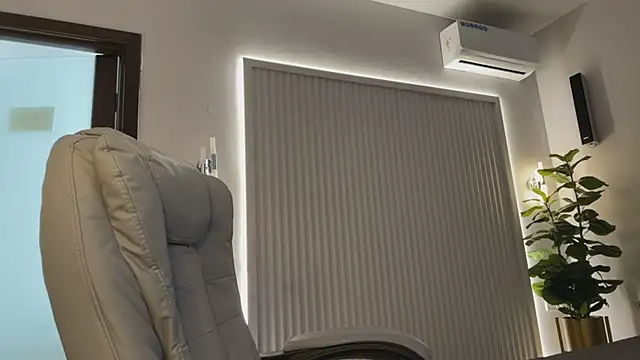 OhMyEmma's cam snapshot