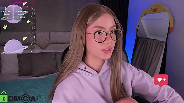 Arinextdoor's cam snapshot