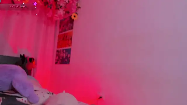 MissCurvyTop live sex cam