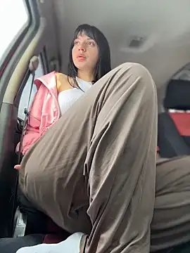 JulliaVegas live sex cam