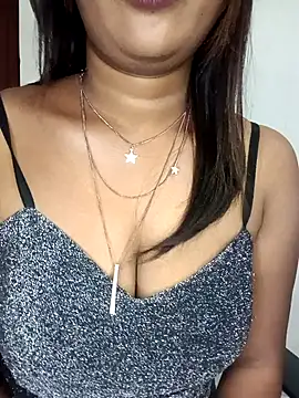 Tamil_kavinila's cam snapshot