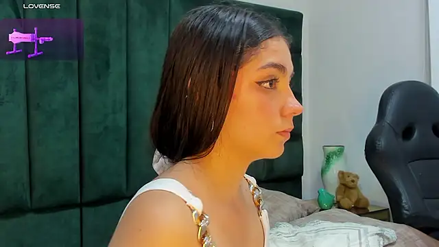 GiaCapriani live sex cam