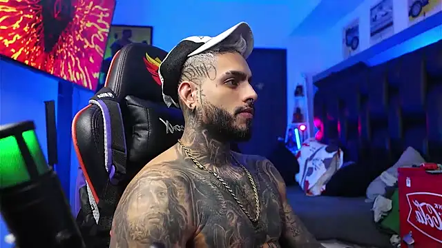 logan_hugh8 live sex cam