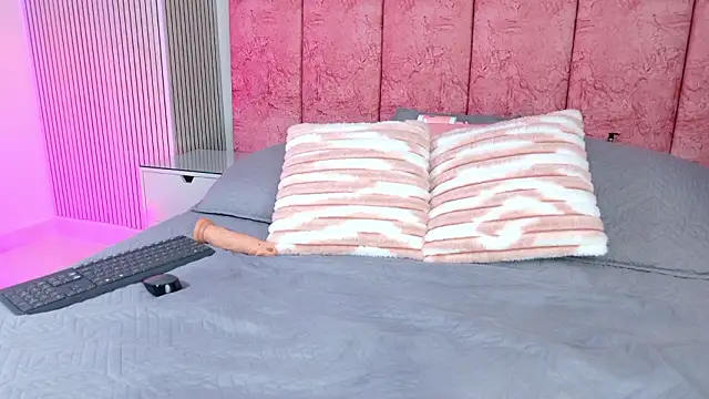 emmacurvy's cam snapshot