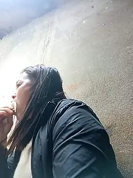 dakota-kis's cam snapshot