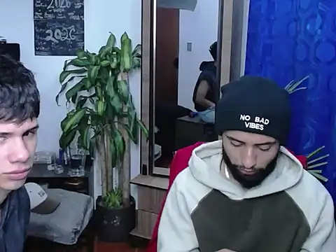 Leilepom's cam snapshot