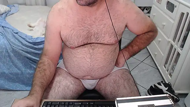 MysterBearMG live sex cam