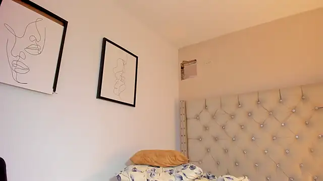 vanesasexyhot21's cam snapshot