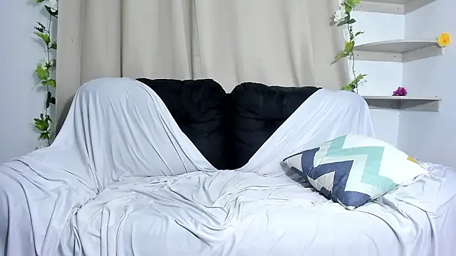 SSWALLOWEDTV's cam snapshot