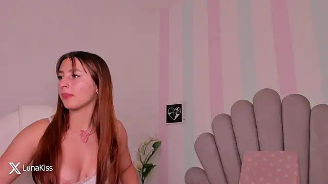 Luna_kiss_18's cam snapshot