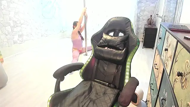 JessicaFamee's cam snapshot