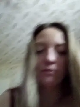 KattyLuuu's cam snapshot