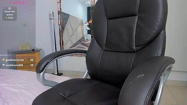 SaskiaGrendel's cam snapshot