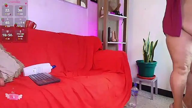 EllenaBoobs_'s cam snapshot