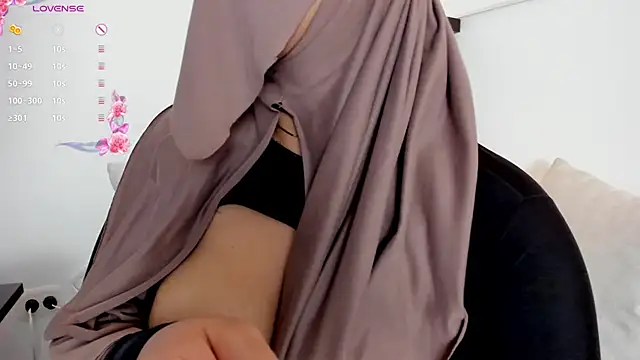 thaira_aly live sex cam