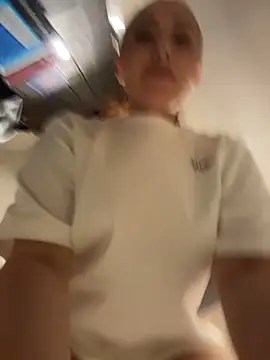 KiraSunshine's cam snapshot