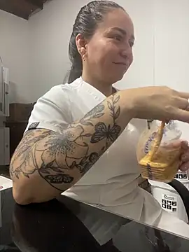 HealingHoney's cam snapshot