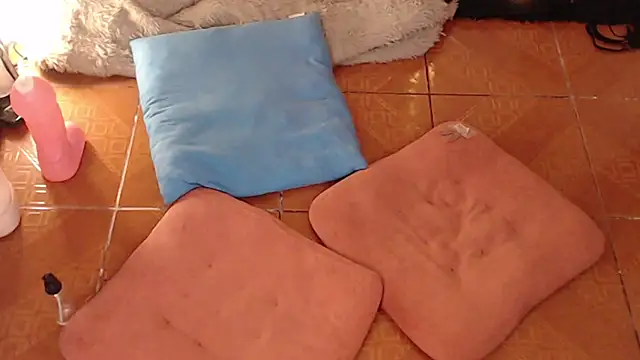 Emmy_Ruiz live sex cam