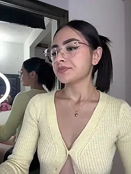 IslaCole's cam snapshot