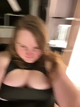 GingerSnap33 live sex cam