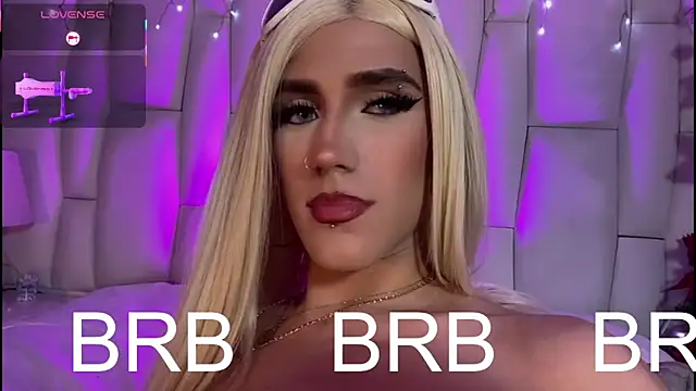 Regiina_Doll live sex cam