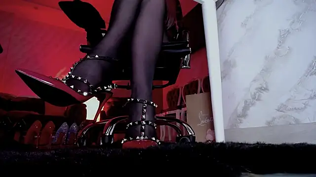 FinDomGod's cam snapshot