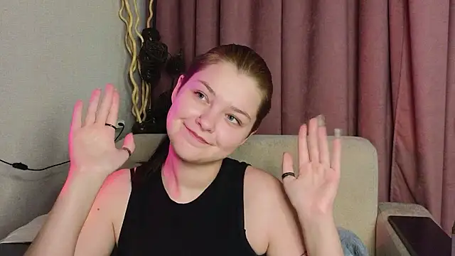 BevHanni's cam snapshot