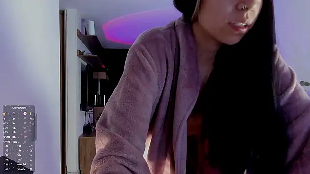 Saraa_Desiree's cam snapshot