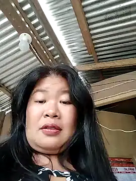 Lovelywoman43 live sex cam