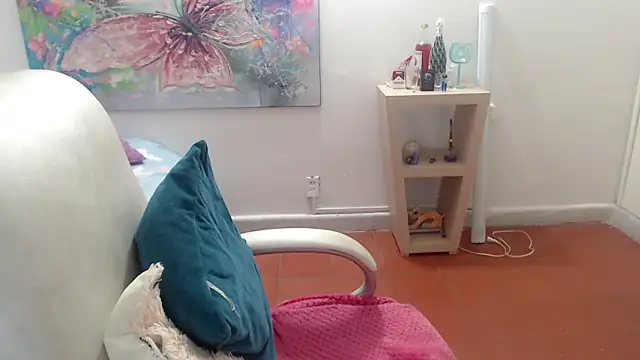 leonela_69's cam snapshot