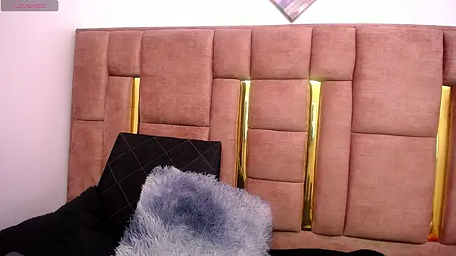 KENDALL_ART's cam snapshot