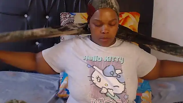 BigbootyNickyx live sex cam