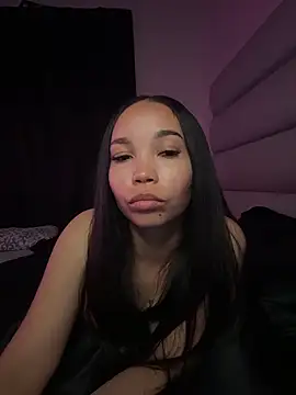 nikkiloveee's cam snapshot