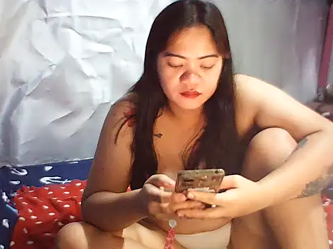 PreggyHotBigBoobs's cam snapshot