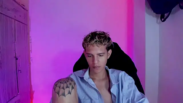 tylernova live sex cam