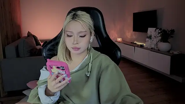 RileyMee live sex cam