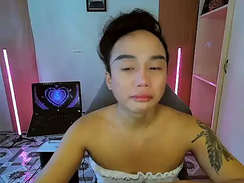 YourNikkieXxx live sex cam