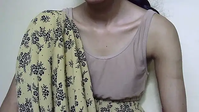 Anu_tiny live sex cam