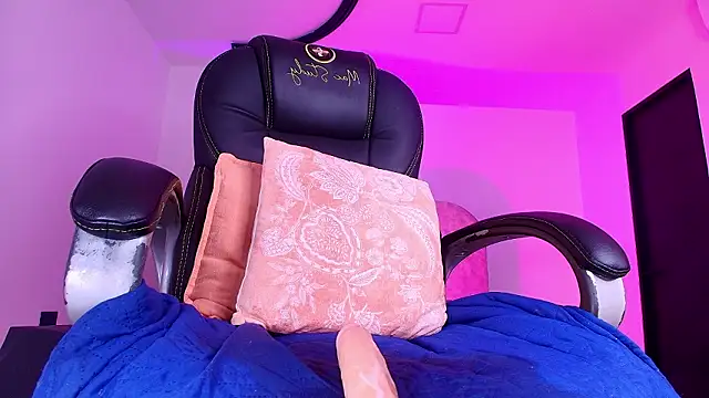 naomi_kyse's cam snapshot