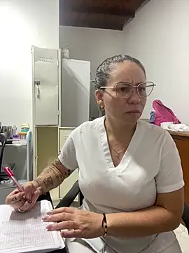 HealingHoney's cam snapshot