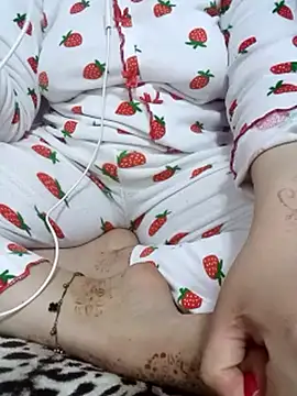 Bombamom's cam snapshot