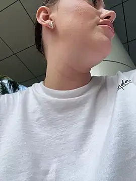 KiraSunshine's cam snapshot