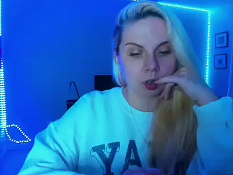 HappyIva's cam snapshot